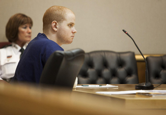 Cho bạn trai ôm lần cuối trước khi chia tay, cô gái xinh xắn đau đớn lãnh 32 nhát dao tưởng như đã bỏ mạng